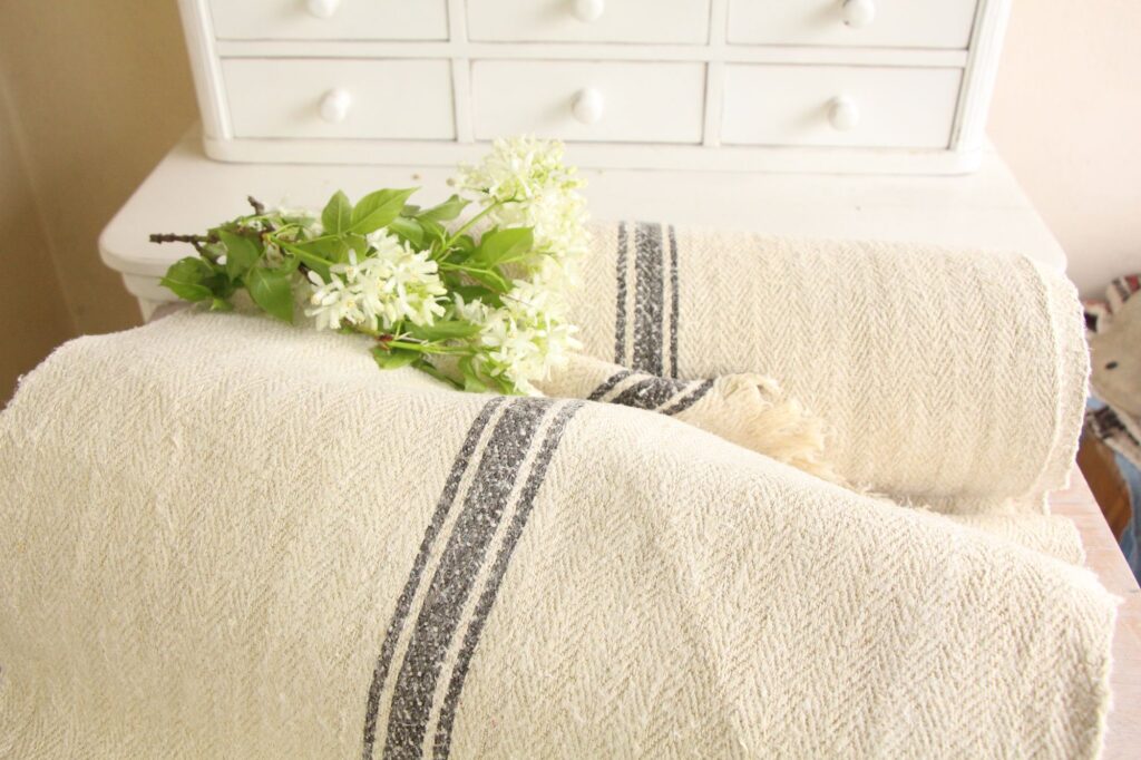 antique linen fabric 22.62y, bulk offer, farmhouse decor, cottagecore, durable, rare, Z 104