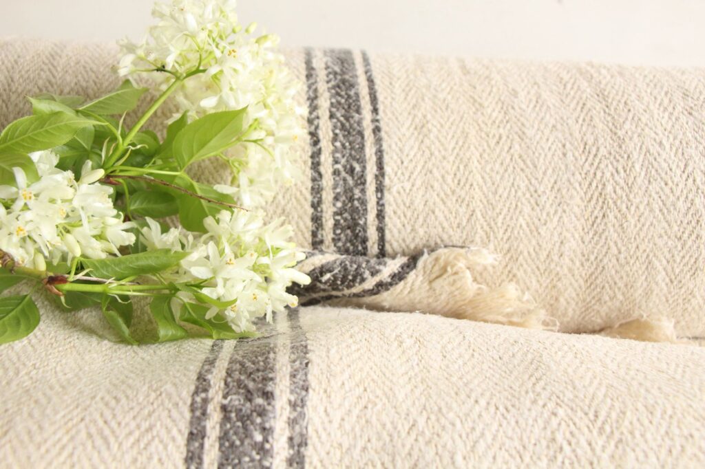 antique linen fabric 22.62y, bulk offer, farmhouse decor, cottagecore, durable, rare, Z 104 - Image 10