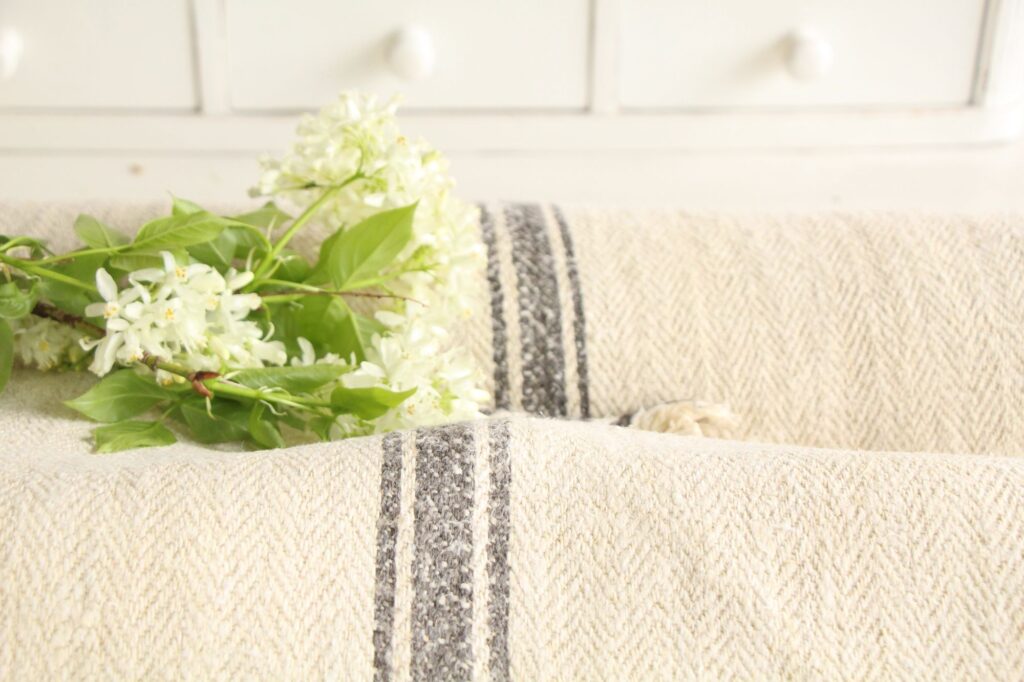 antique linen fabric 22.62y, bulk offer, farmhouse decor, cottagecore, durable, rare, Z 104 - Image 5