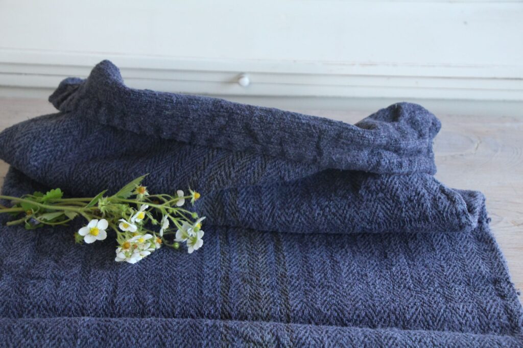 dyed antique linen grain sack, Cottage core, upholstery fabric, durable, L 525 - Image 3