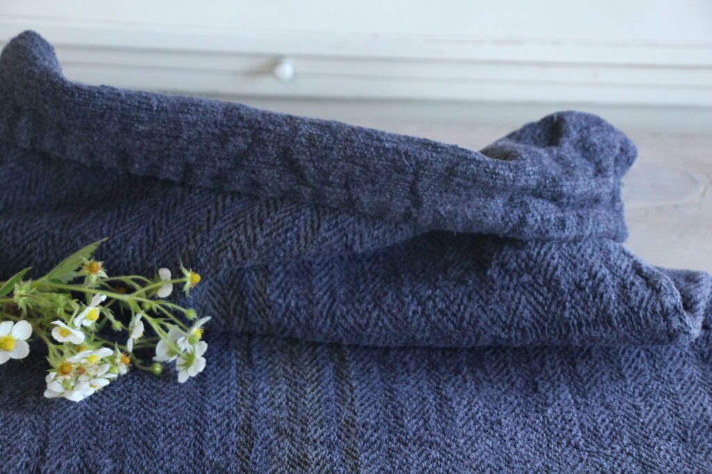 dyed antique linen grain sack, Cottage core, upholstery fabric, durable, L 525 - Image 4