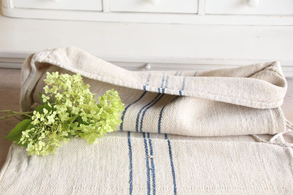 antique linen grainsack, Scandi style, wedding decor, durable, L 727 - Image 3