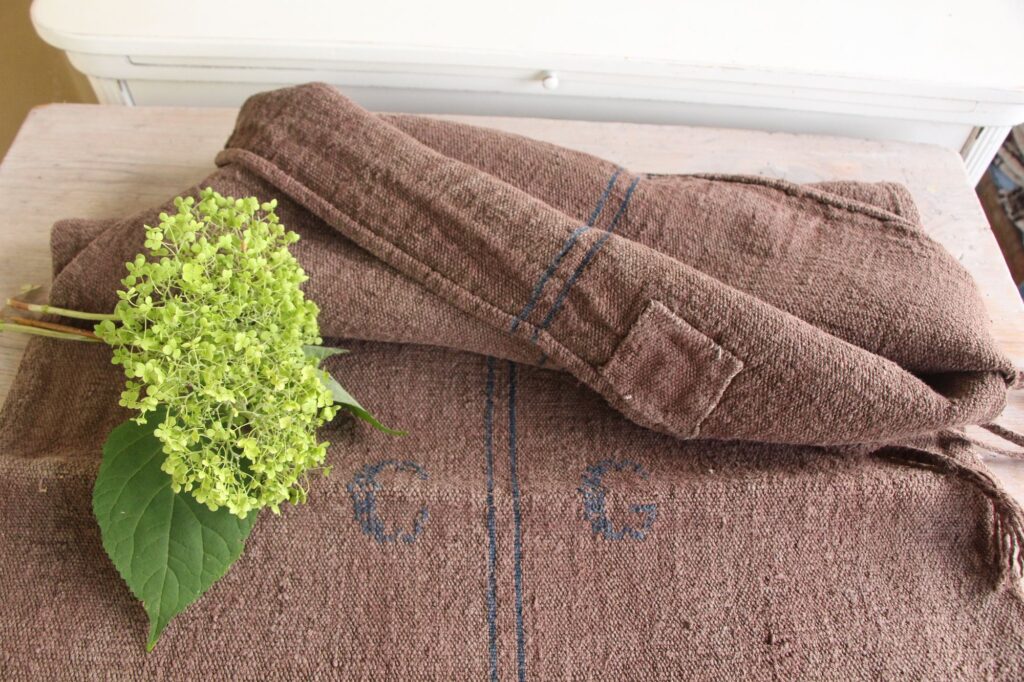 dyed antique linen grain sack, handwoven, rug fabric, durable L 756 - Image 3