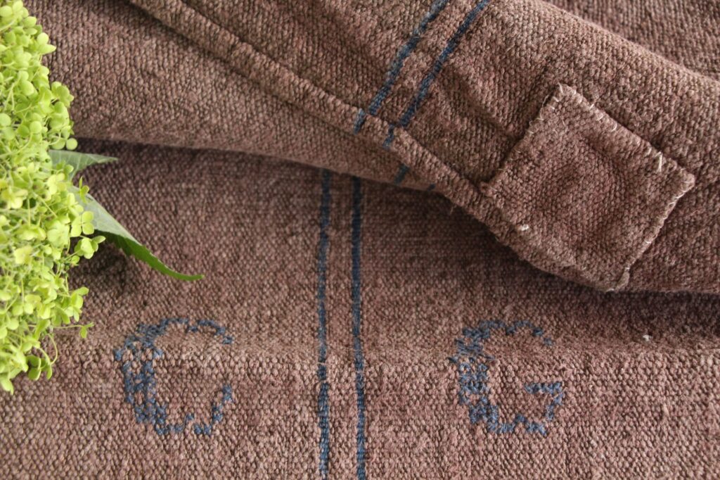 dyed antique linen grain sack, handwoven, rug fabric, durable L 756 - Image 7