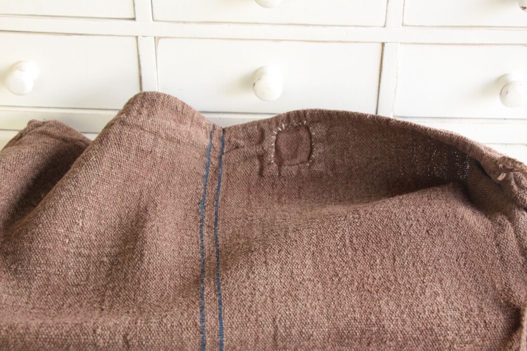 dyed antique linen grain sack, handwoven, rug fabric, durable L 756 - Image 4