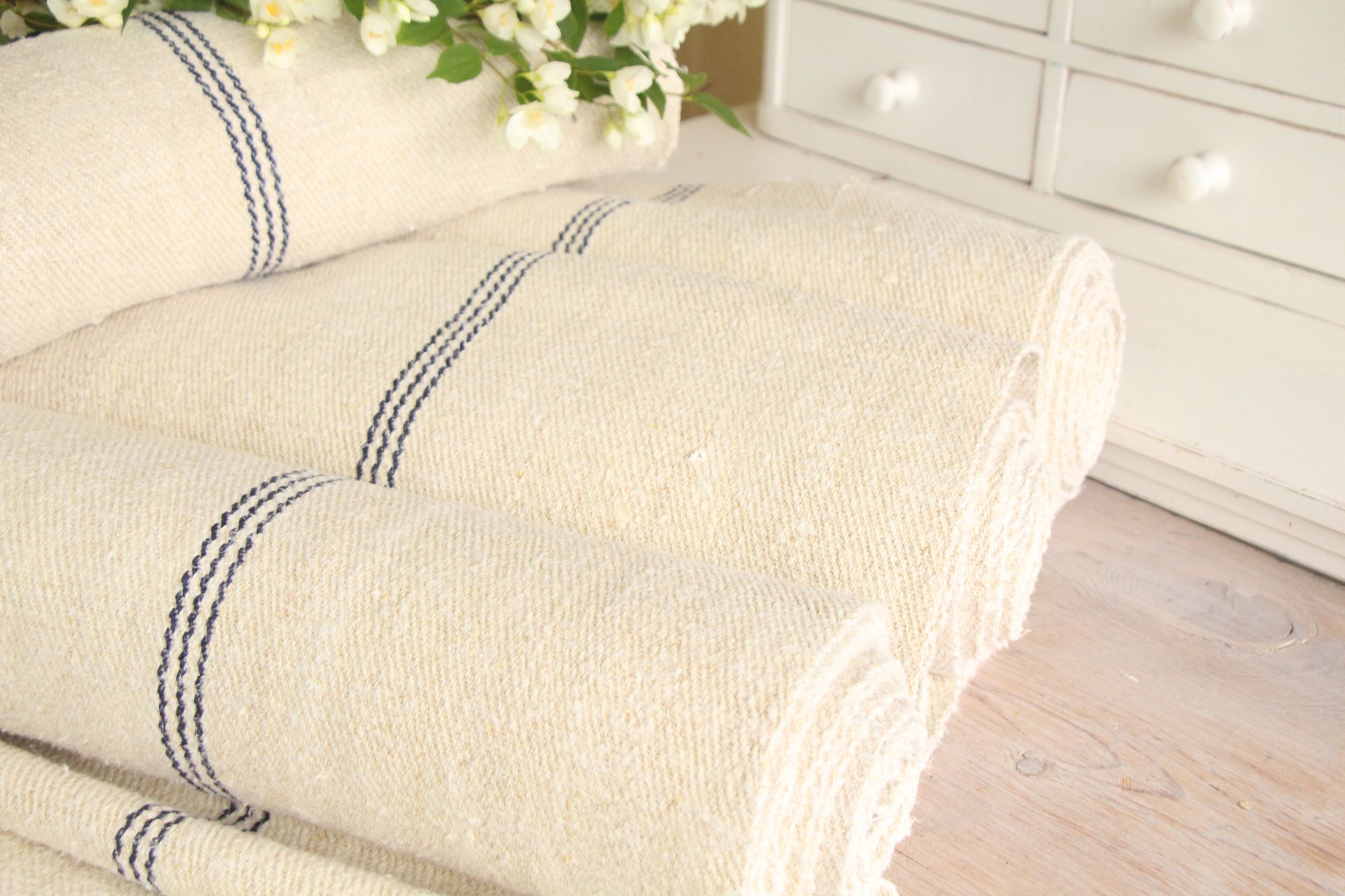 antique linen fabric, 27.88 y, bulk offer, farmhouse decor, stairrunner fabric, carpet, Z 197 - Image 4