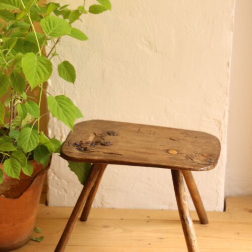handgefertigter antiker Wabi-Sabi-Hocker aus Holz, Nachttisch A 872