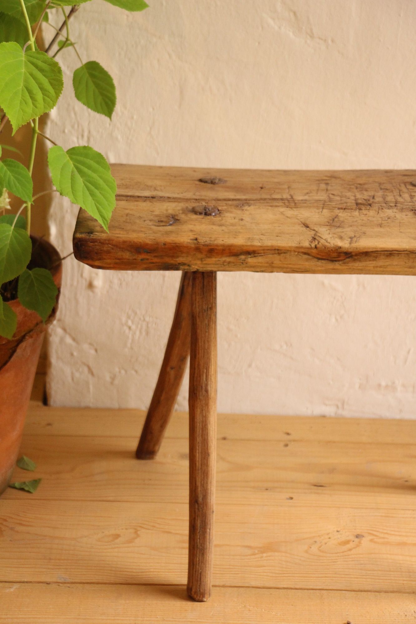 handgefertigter antiker Wabi-Sabi-Hocker aus Holz, Nachttisch A 873 – Bild 7