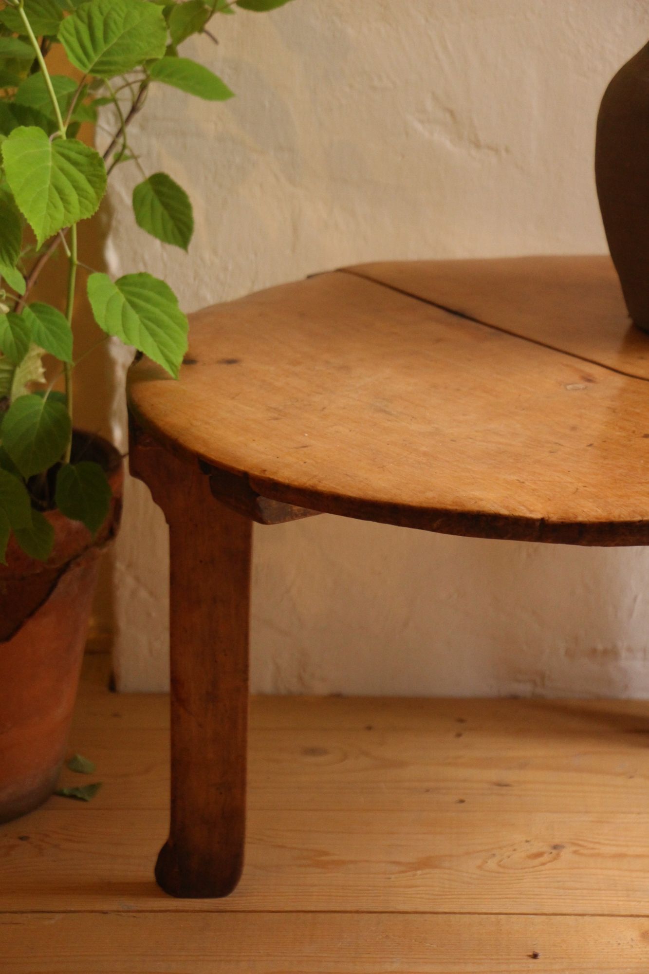 handgefertigter antiker Wabi-Sabi-Couchtisch aus Holz, A 876 – Bild 9