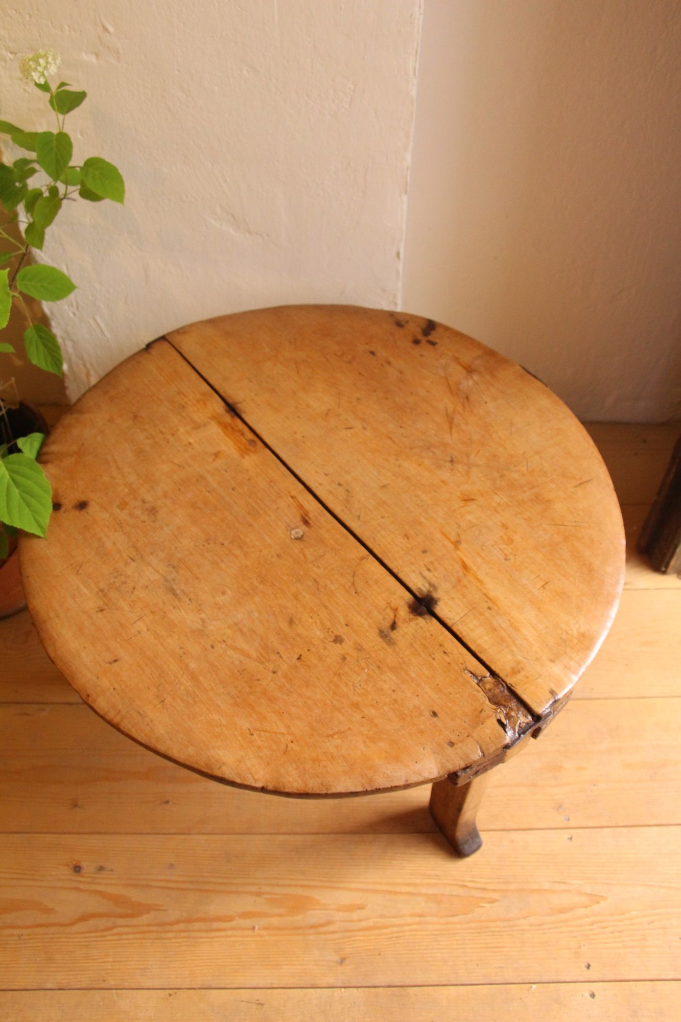 handgefertigter antiker Wabi-Sabi-Couchtisch aus Holz, A 876 – Bild 5