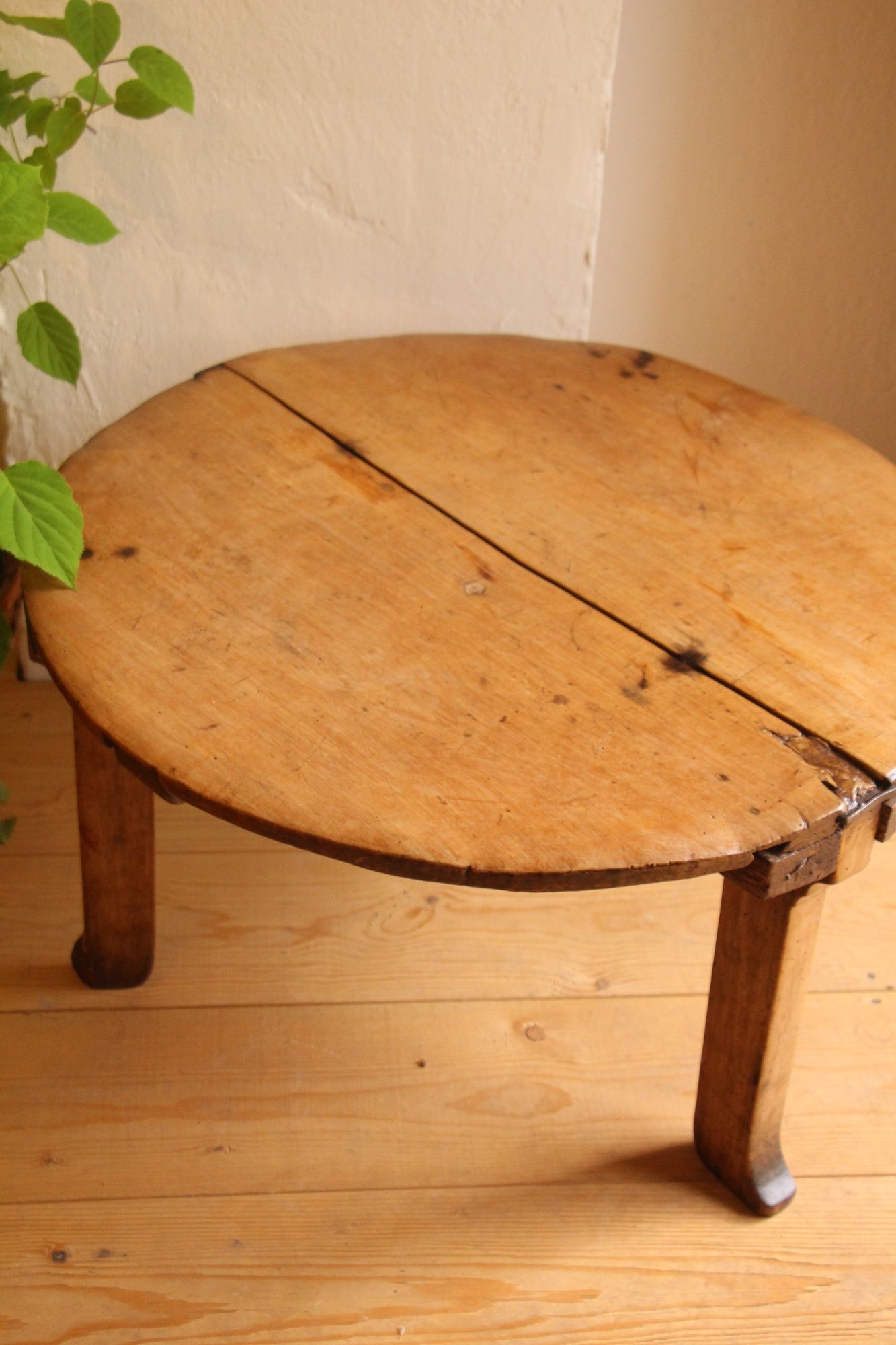 handgefertigter antiker Wabi-Sabi-Couchtisch aus Holz, A 876 – Bild 4