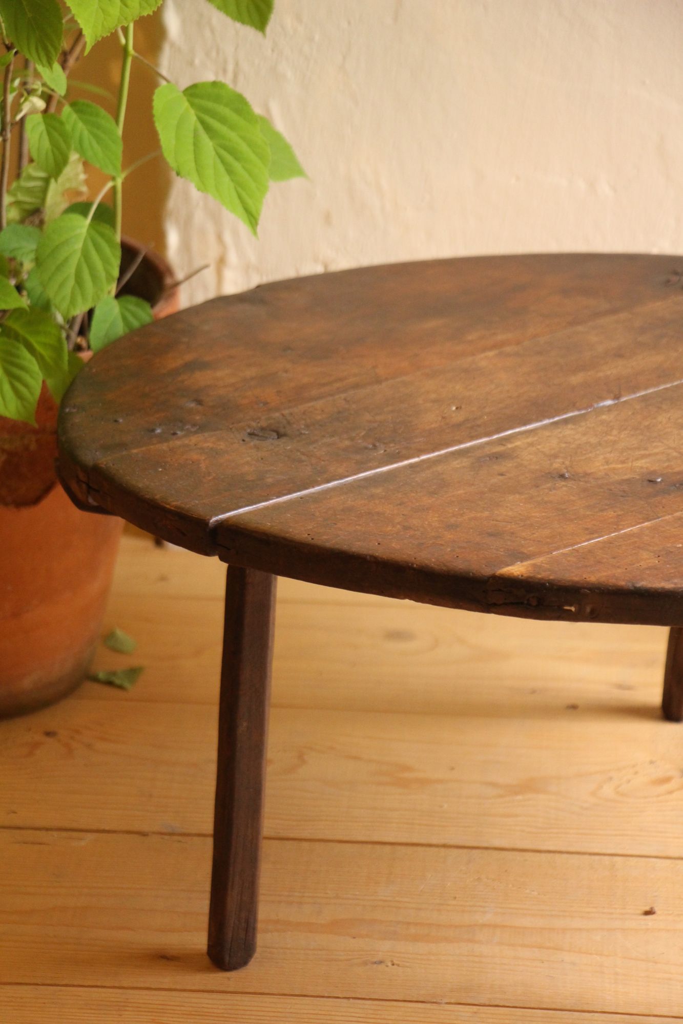 handgefertigter antiker Wabi-Sabi-Couchtisch aus Holz, A 875 – Bild 9