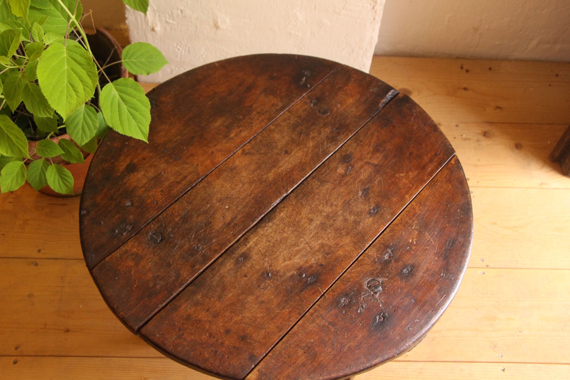 handgefertigter antiker Wabi-Sabi-Couchtisch aus Holz, A 875 – Bild 7
