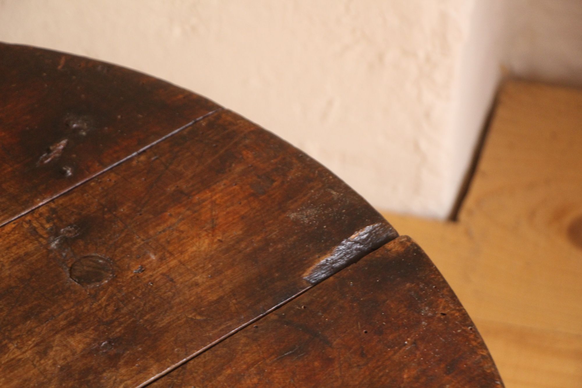 handgefertigter antiker Wabi-Sabi-Couchtisch aus Holz, A 875 – Bild 5